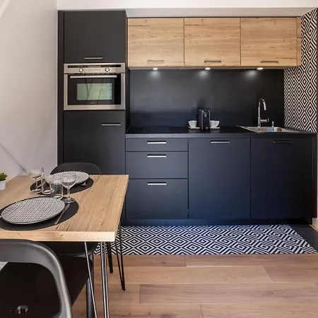 Standing 3* Le Bernascon *