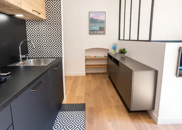 Standing 3* Le Bernascon * 艾克斯莱班